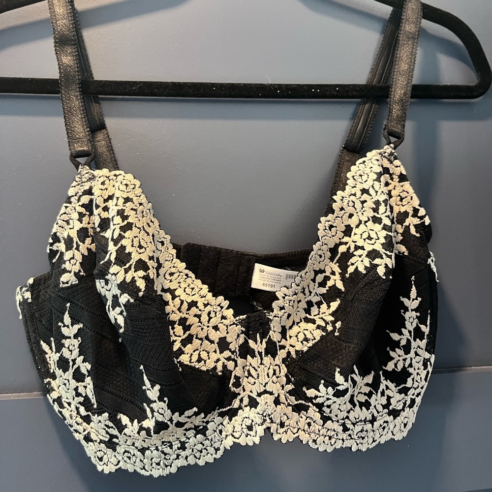 Black embroidered Bra